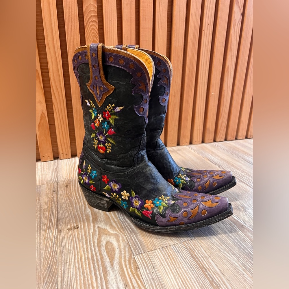Old Gringo leather floral boots size 8